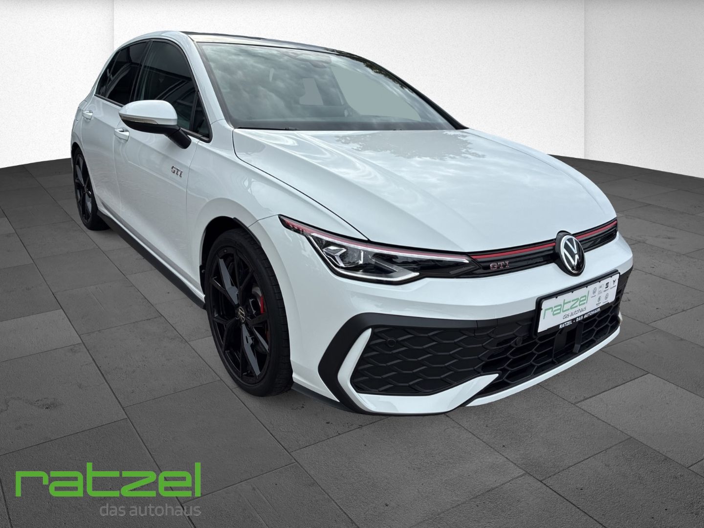 Fahrzeugabbildung Volkswagen Golf GTI 2.0 TSI DSG HUD El. Panodach Navi Kamer