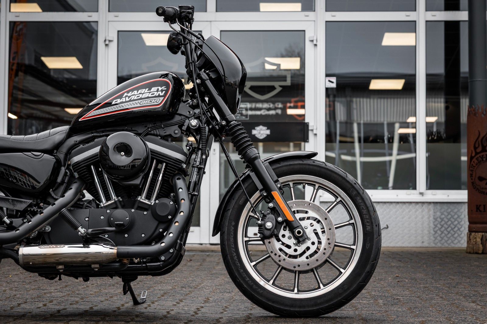 Fahrzeugabbildung Harley-Davidson Sportster XL883R Roadster - MILLER ABGASANLAGE -