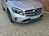 Mercedes-Benz GLA Urban  1 Hand/Nav/Tel/Sitz. - Mercedes-Benz GLA 180 mit Benzin-Antrieb