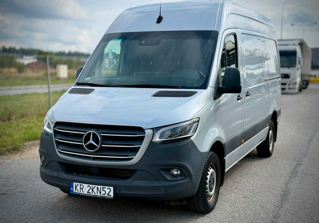 Image of Mercedes-Benz Sprinter