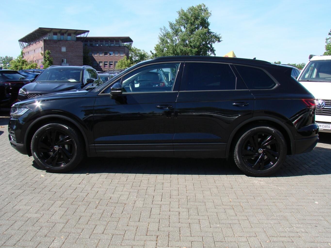 Volkswagen Touareg 3.0TDi Black Style 4M ACC LED AHK Luftfe
