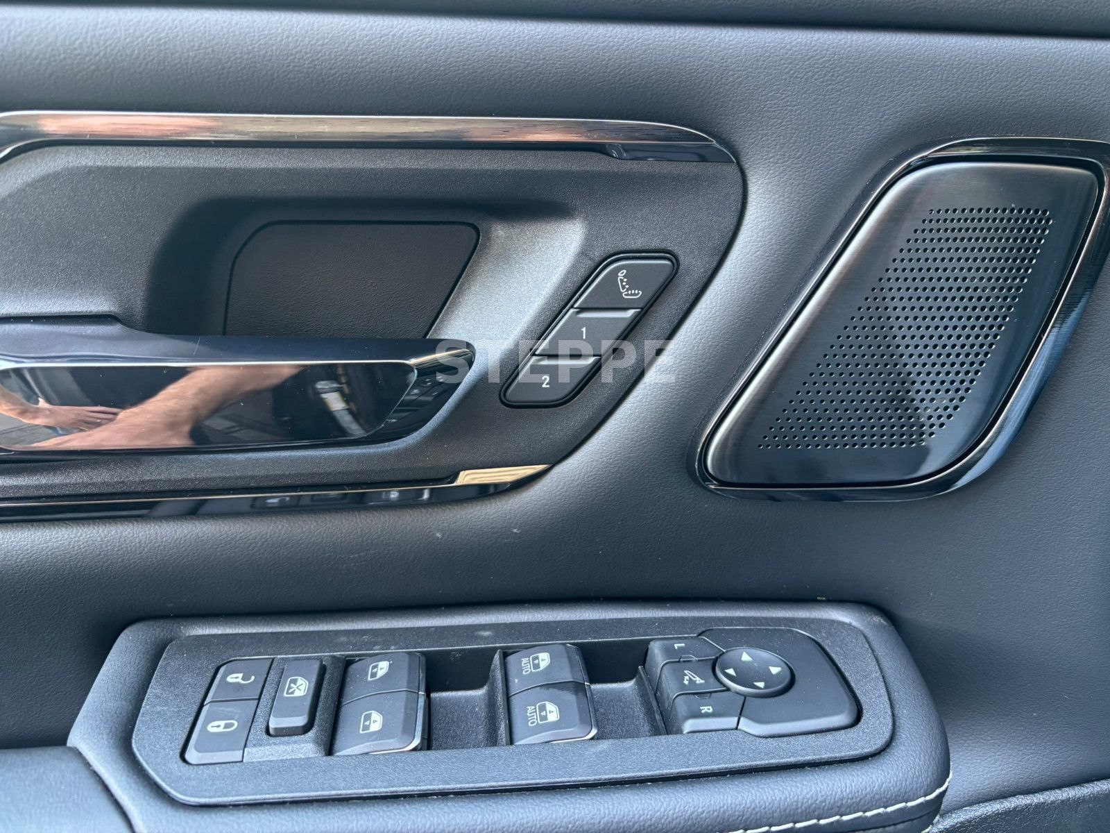 Dodge 2026 RAM 1500 Limited Night 5,7LV8 MultiTailgate