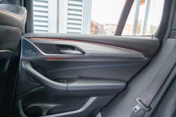 Fahrzeugabbildung BMW X3 30d xDrive M-Sport HUD|LED|AMBI|KAMERA|HiFi