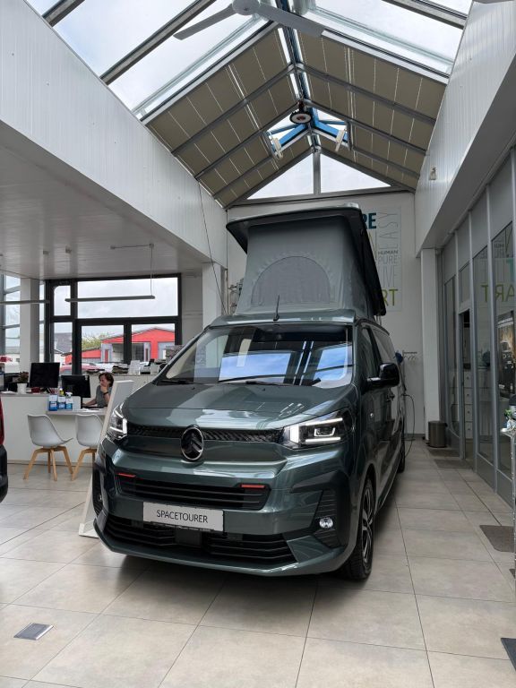 Fahrzeugabbildung Citroën Spacetourer Holidays Diesel 180 Autm. Paket Max