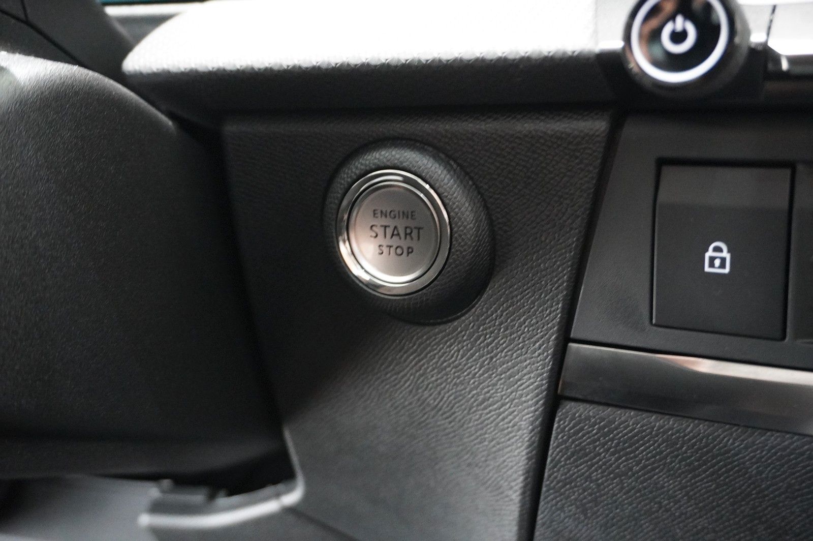 Fahrzeugabbildung Opel Astra L Lim. 1.2T ELEGANCE NAVI/LED/KAMERA/SPORT