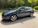 Opel Astra Sports Tourer OPC Line  Turbo Sport 132kW - Opel Astra aus 2010: Sports