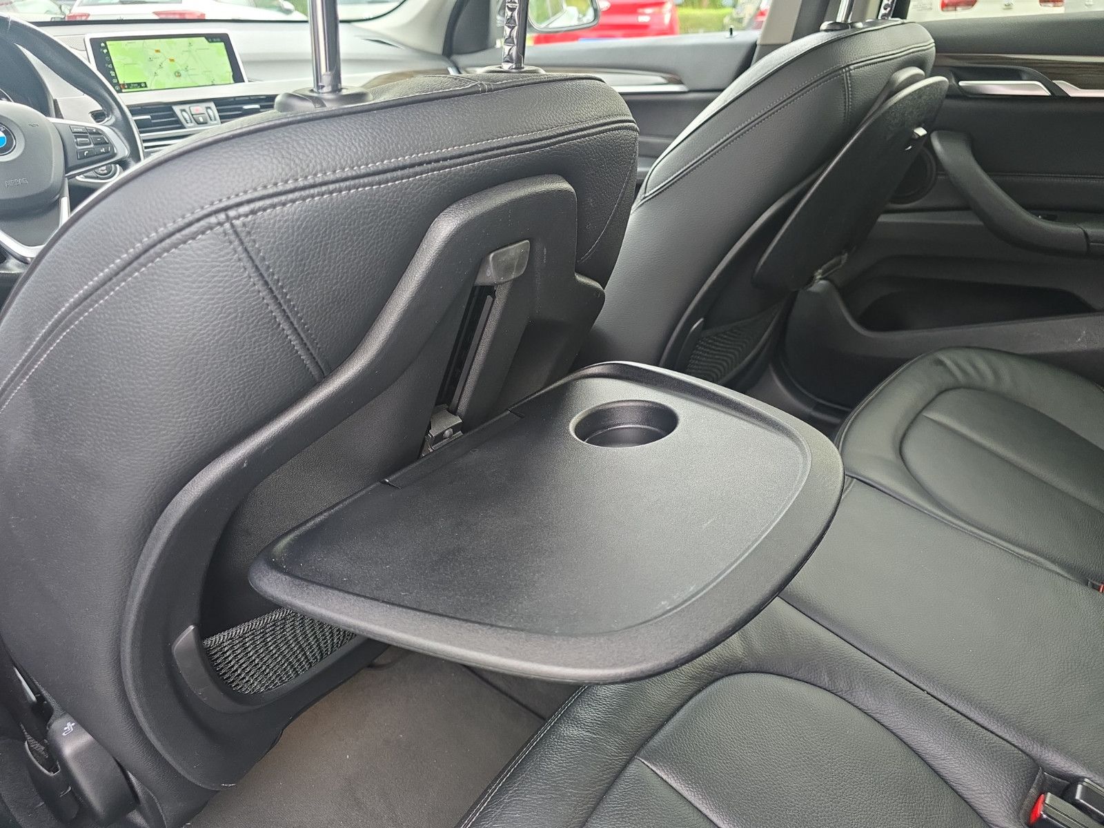 Fahrzeugabbildung BMW X1 xDrive 18 d Sport Line Advantage Parkassiste