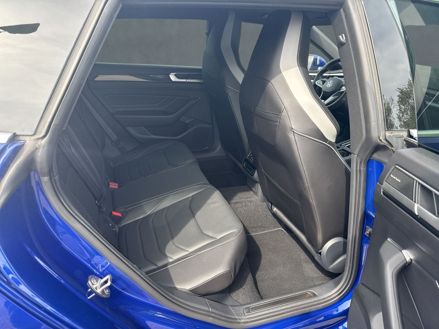 Arteon Shooting Brake 2.0 TSI R-Line AHK Panodac
