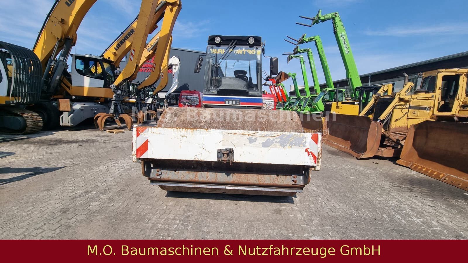 Fahrzeugabbildung BOMAG BW 213 DH-4  / Walzenzug / Klima