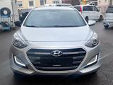 Hyundai i30 cw blue Passion 1.6 Navi Kamera 1Hand 65tkm - Hyundai i30 mit Benzin-Antrieb: Kombi, 1.6