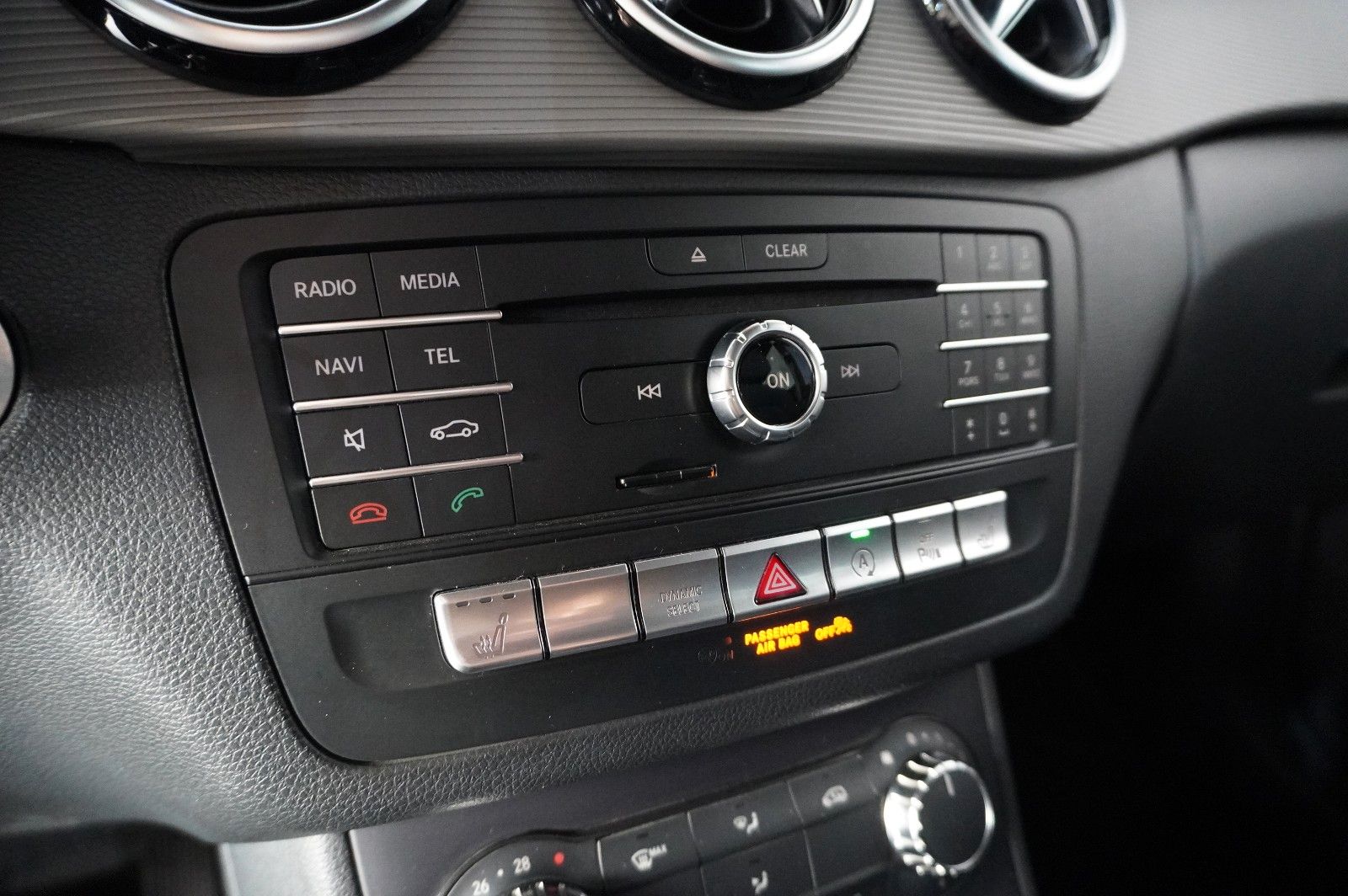 Fahrzeugabbildung Mercedes-Benz B 180 CDI STYLE NAVI/LED/KAMERA/SHZ/TEMP./PDC