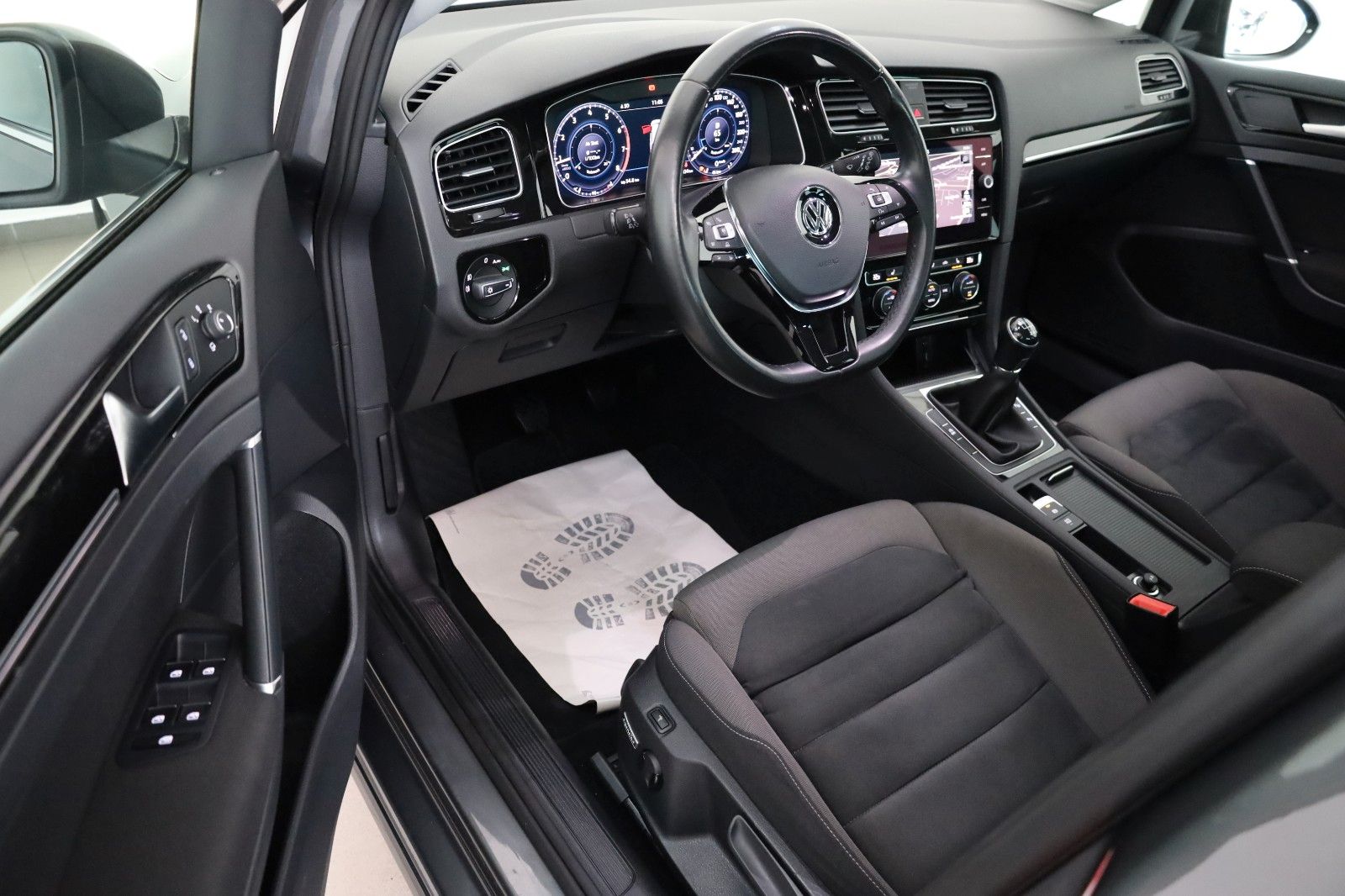 Fahrzeugabbildung Volkswagen Golf VII Variant Highline,Navi,LED,SH,ACC,AHK+WR