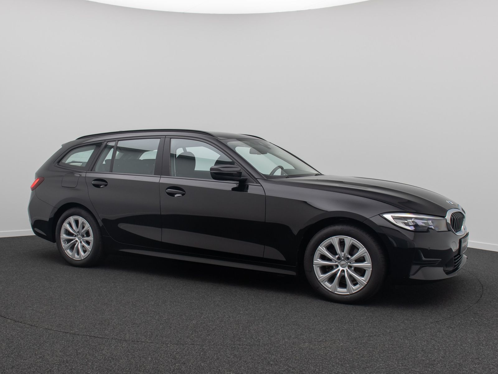 Fahrzeugabbildung BMW 320d DAB CockPitPro PDC DrivingAssist Alarm LED
