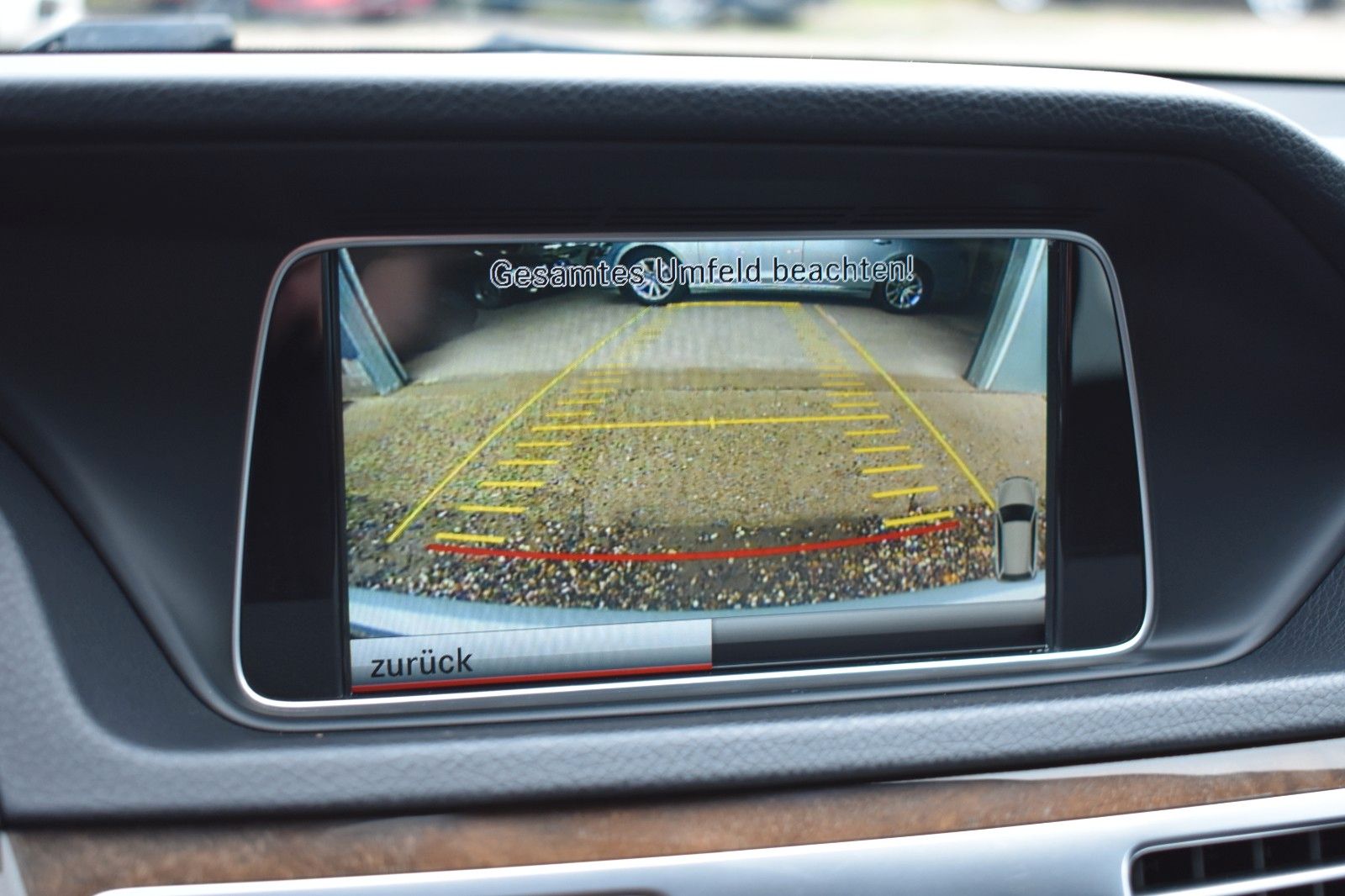 Fahrzeugabbildung Mercedes-Benz E 220 E T-Modell E 220 CDI BlueEfficiency