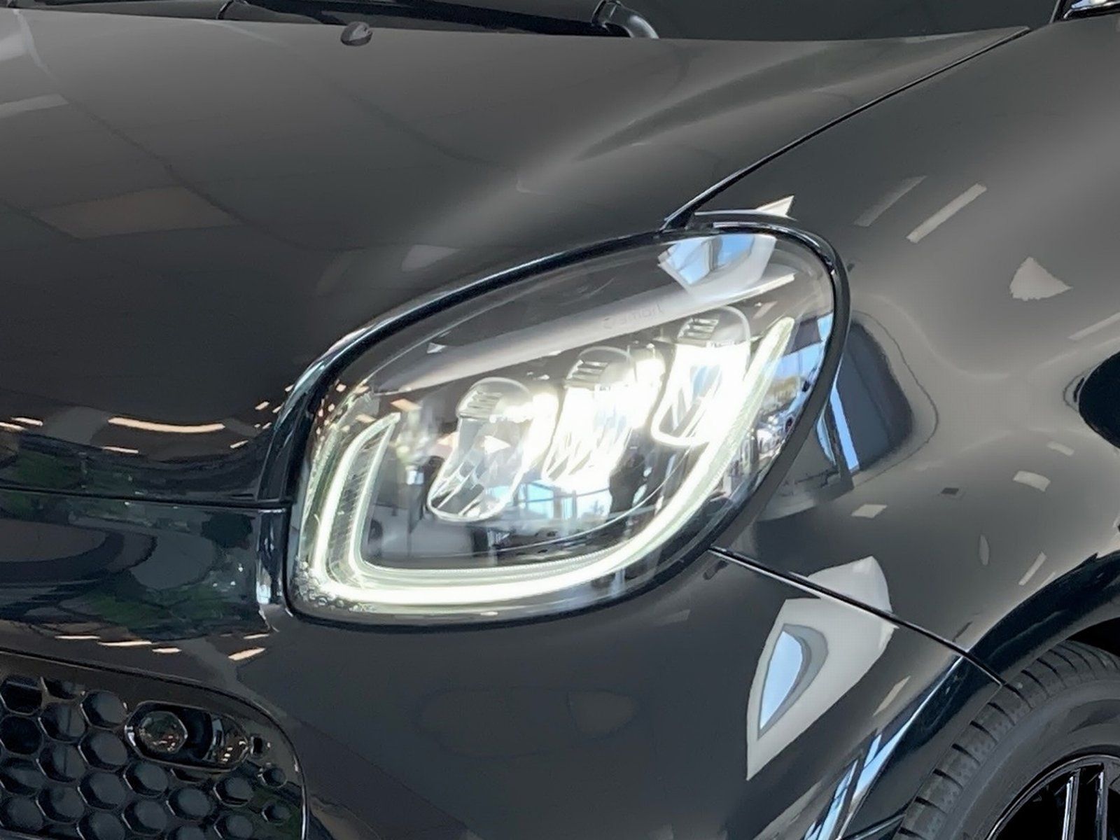 Fahrzeugabbildung Smart EQ fortwo BRABUS R92 Cabrio Leder Kamera