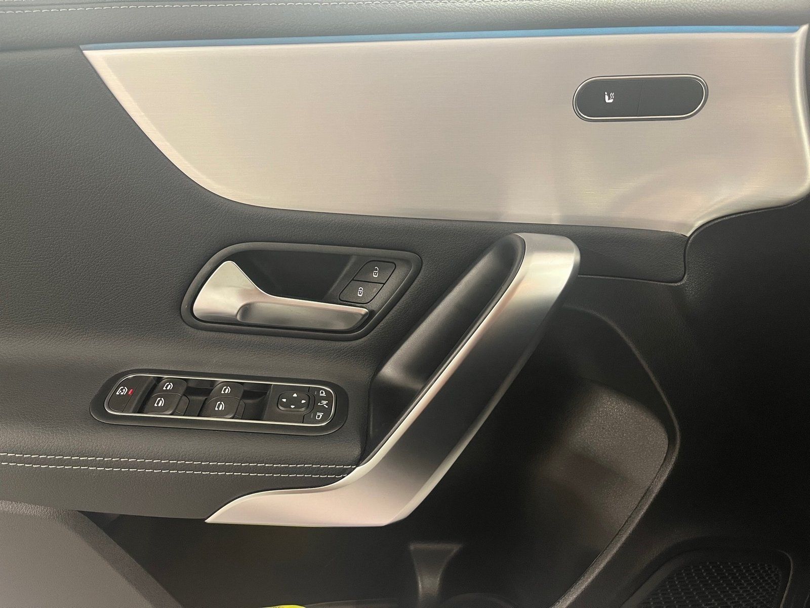 Fahrzeugabbildung Mercedes-Benz A 200 AMG-Line*MBUX*Kamera*LED*Navi*DAB*Ambiente