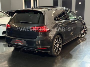 Volkswagen Golf - 10