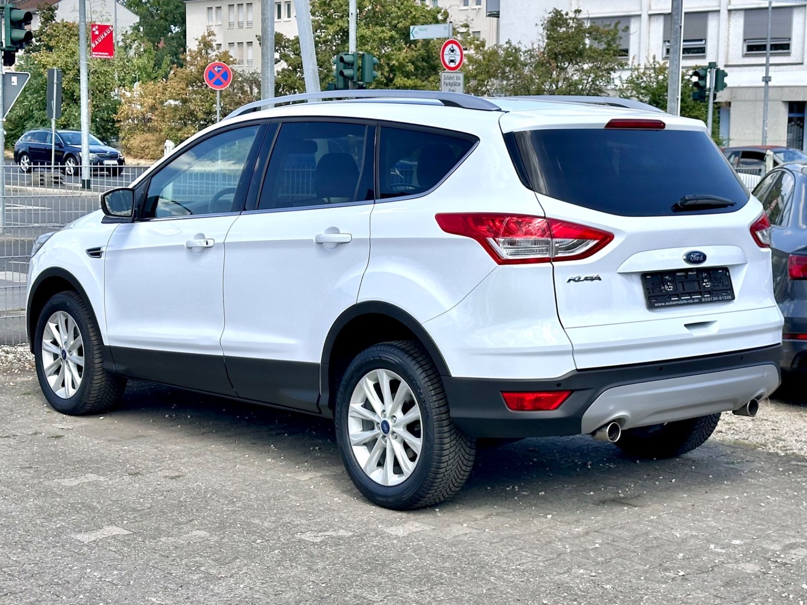 Fahrzeugabbildung Ford Kuga 2.0TDCI Titanium 4x4 *Autom.+Navi+Kamera*