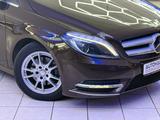 Mercedes-Benz B 180-Automatik-Navi-1.Hand-Line - mit Diesel-Antrieb: Braun, Limousine