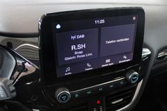 Fahrzeugabbildung Ford Fiesta Titanium 5-trg LED KLIMA Winter Paket PDC
