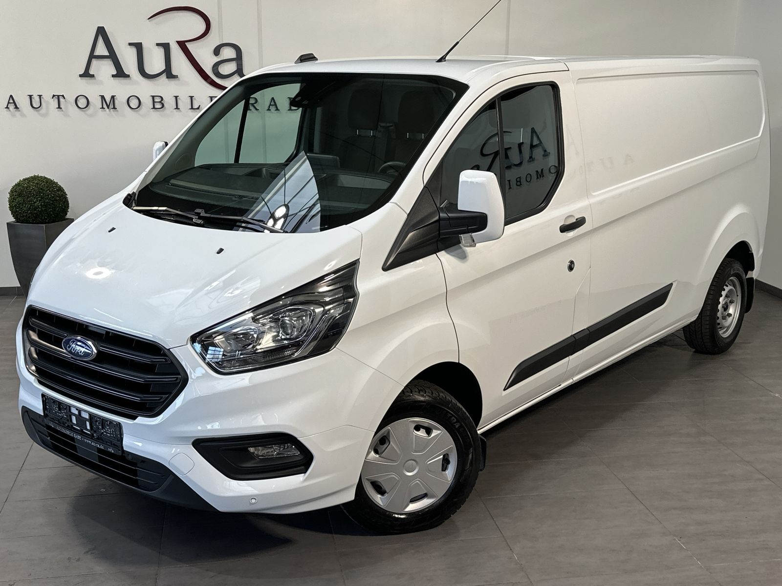 Fahrzeugabbildung Ford Transit Custom 300 L2H1 NAV+SHZ+PP+SORTIMO+KAMER