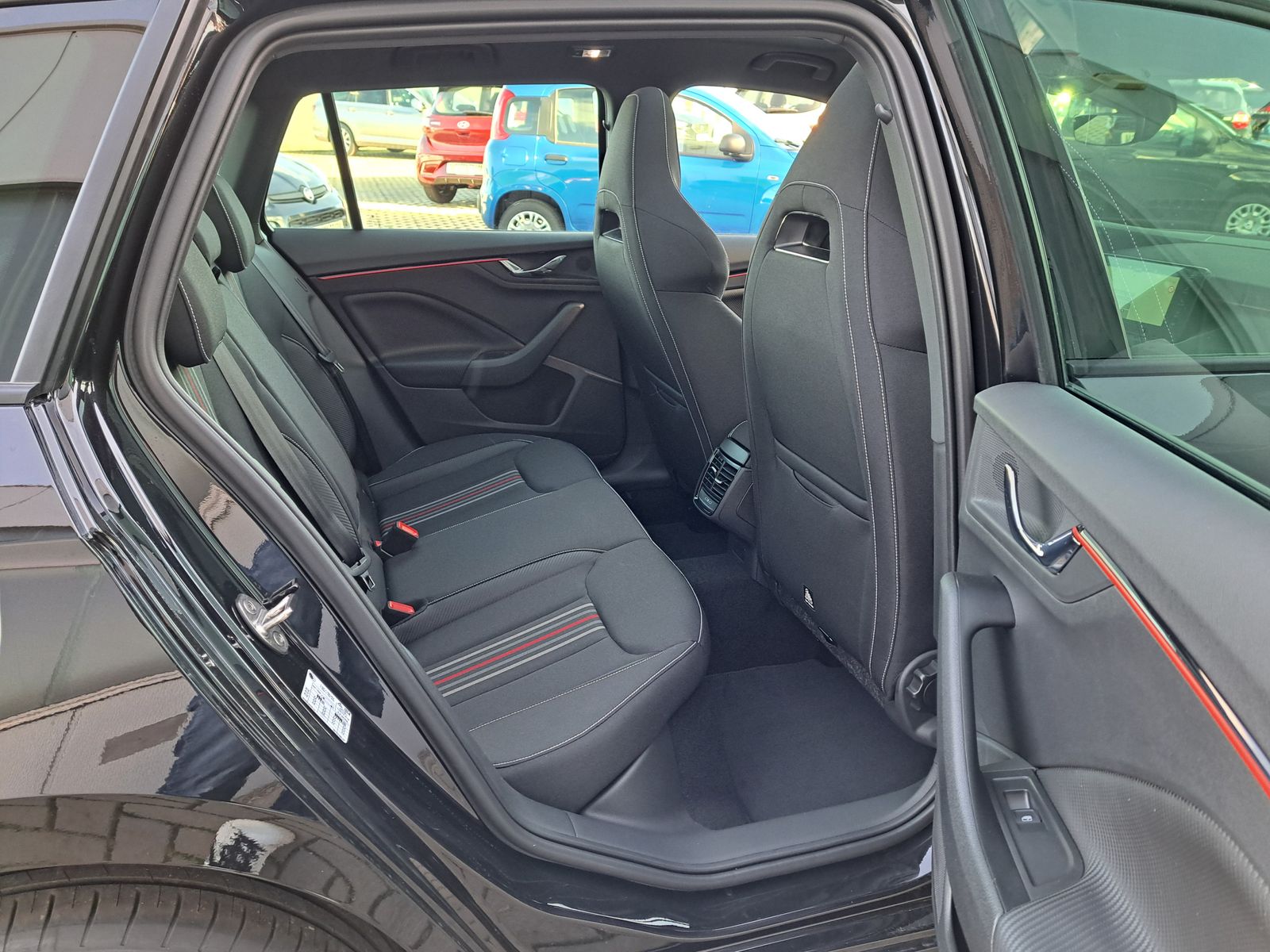 Fahrzeugabbildung SKODA Kamiq Monte Carlo 1.5 TSI DSG MATRIX-LED NAVI