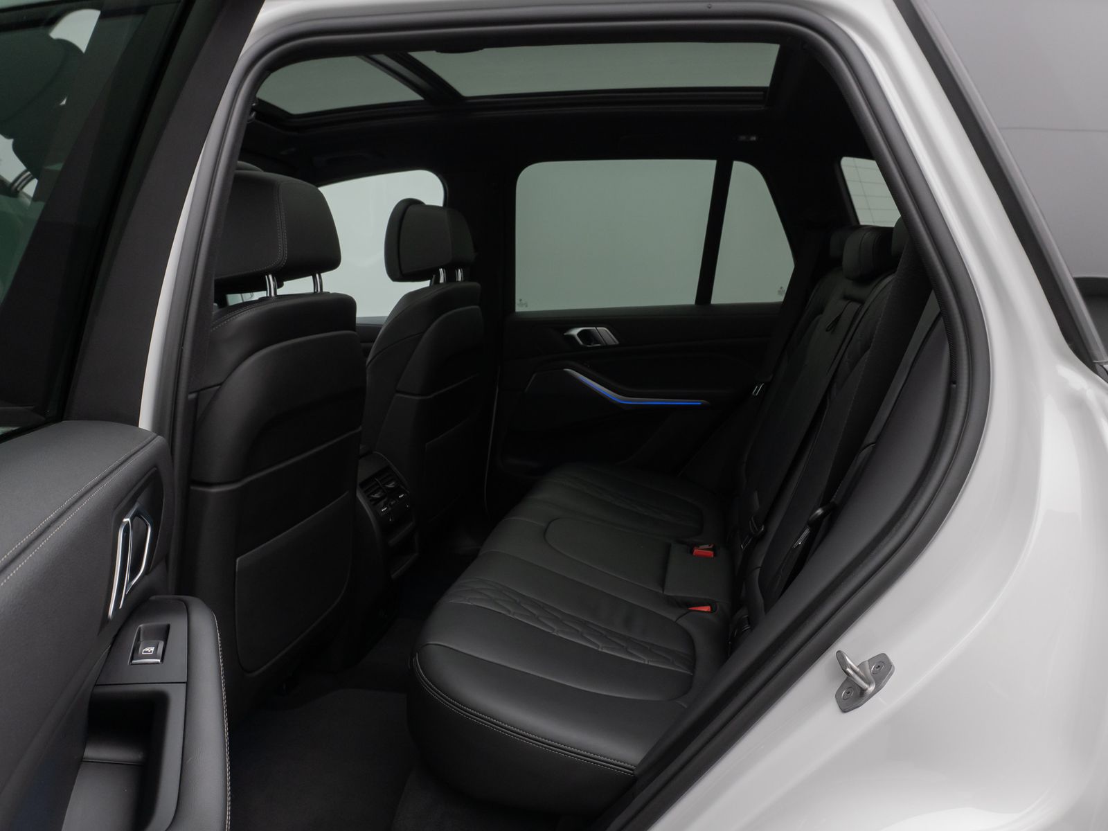 Fahrzeugabbildung BMW X5 xD30d M Sport 360°Panorama Laser HUD DAB HiFi
