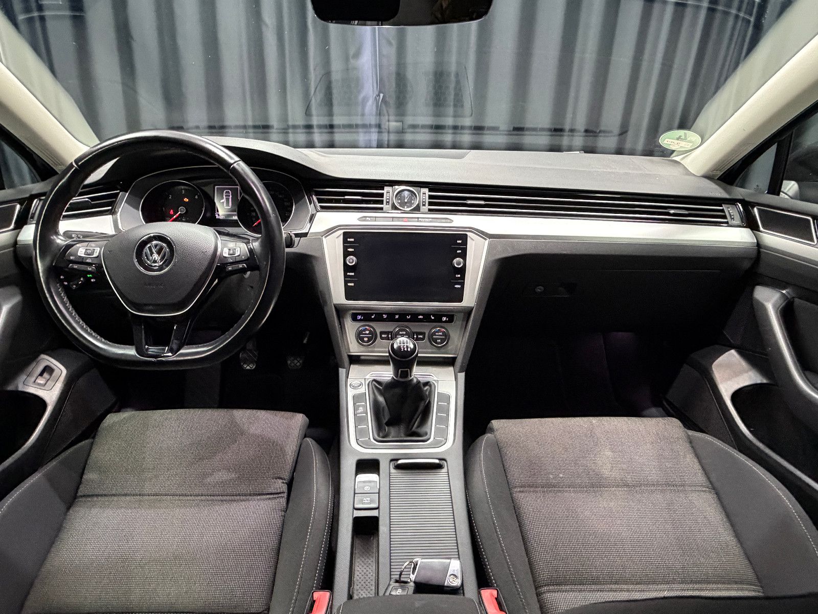 Fahrzeugabbildung Volkswagen Passat Variant Comfortline|NAVI|PDC|2-HD