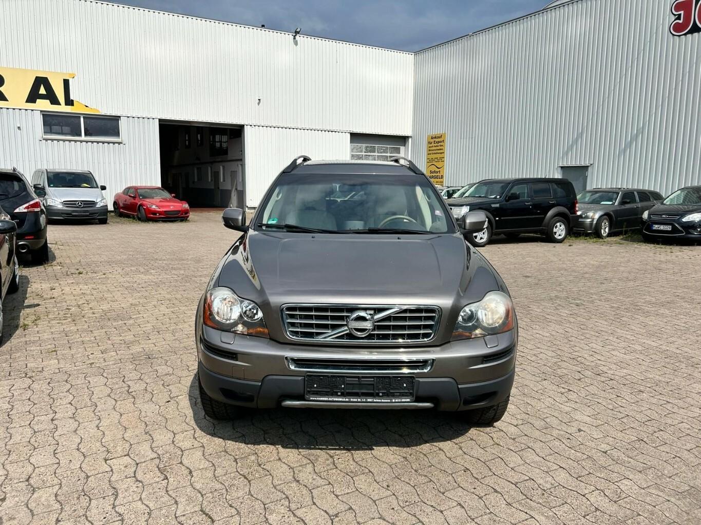 Volvo XC90 4X4 AT- 7 SITZER DVD NAVI LEDER EL-GSD KLIM