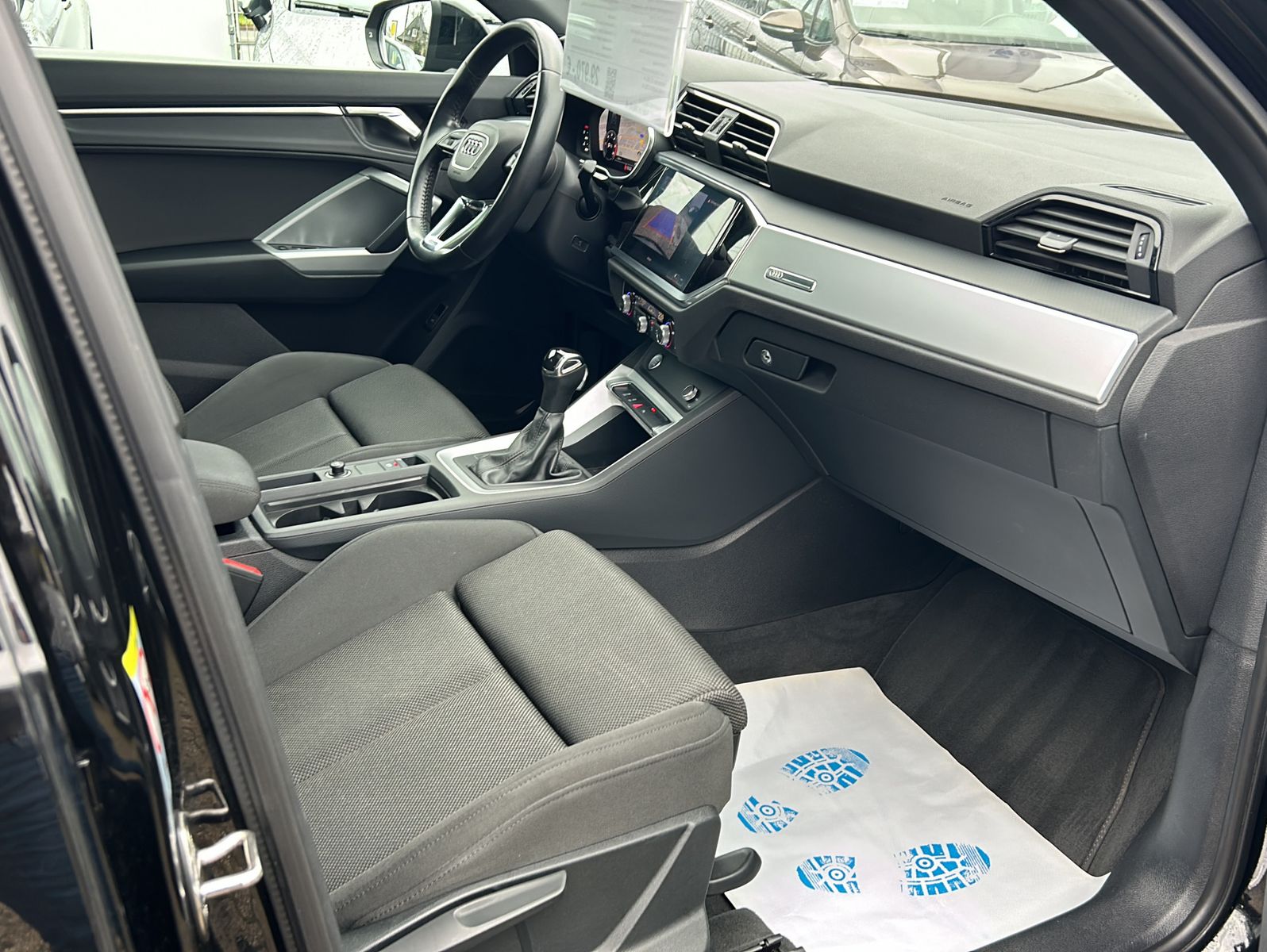 Fahrzeugabbildung Audi Q3 35 TDI S-Line MATRIX