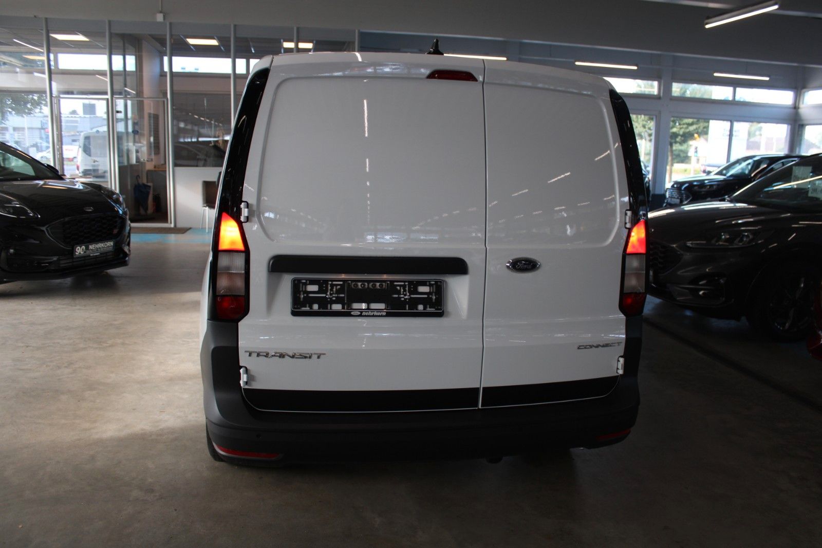 Fahrzeugabbildung Ford Transit Connect TREND L2 AHK IACC NAVI uvm.
