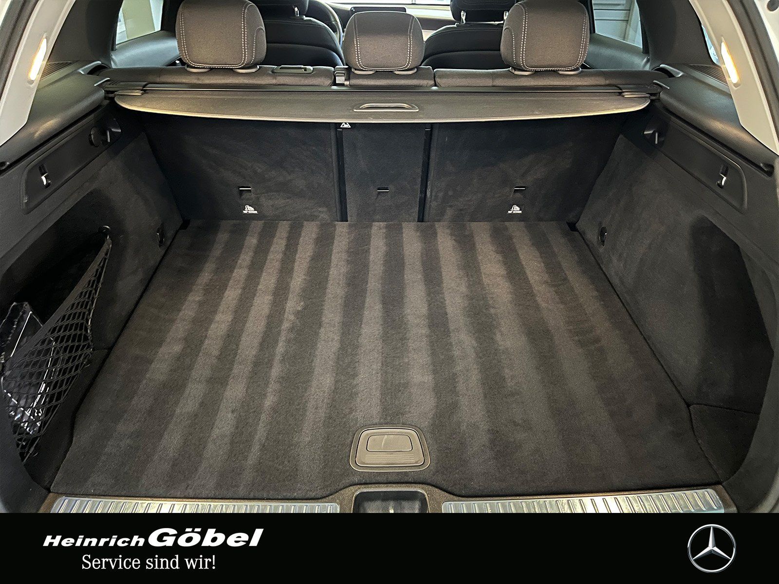 Fahrzeugabbildung Mercedes-Benz GLC 200 4M PANO+KAMERA+LED+CARPLAY+NAVI+MBUX