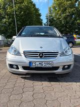 Mercedes-Benz 200 - Mercedes-Benz 200 aus 2005