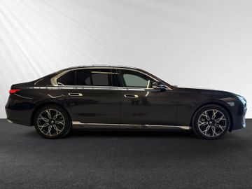 BMW 750 - 2
