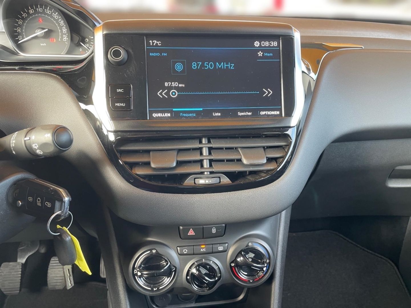 Fahrzeugabbildung Peugeot 208 1.2 Active Allwetterreifen Sitzheizung Parks