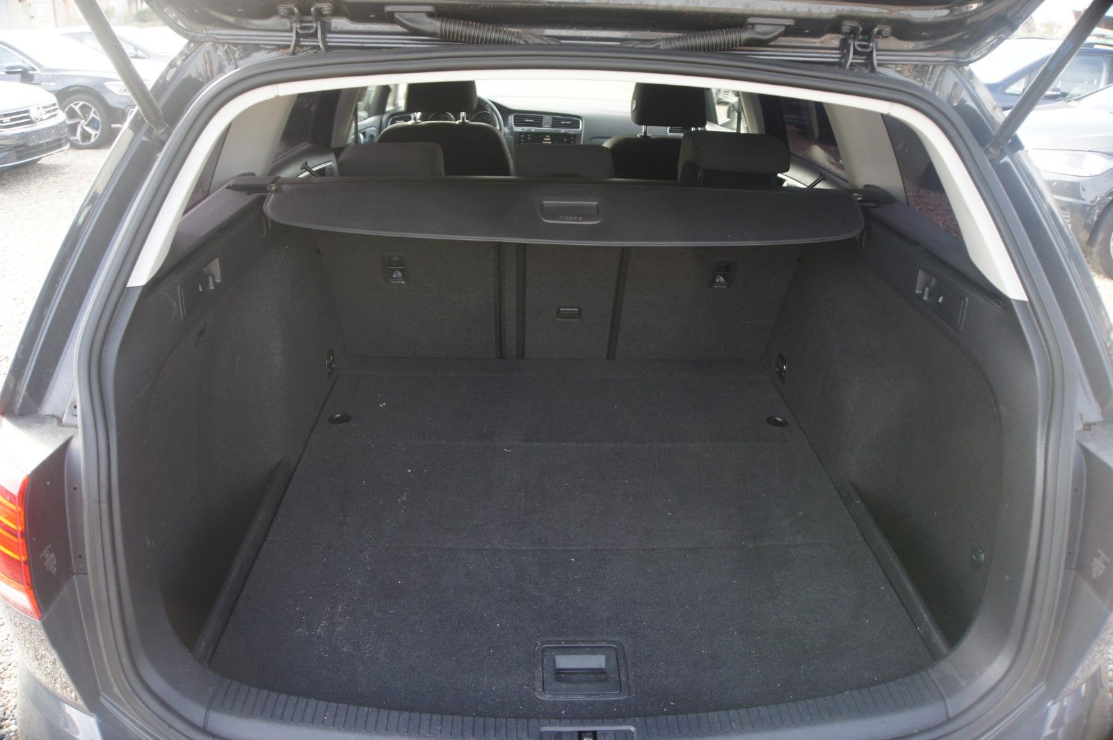 Fahrzeugabbildung Volkswagen Golf VII Variant Comfort    MFL, Auto, Radionavi