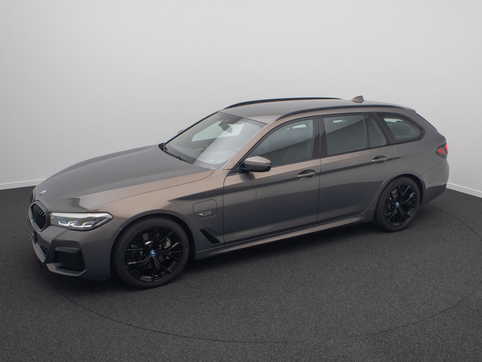 Fahrzeugabbildung BMW 530e xD M Sport H/K DAB HUD Individual 19Zoll