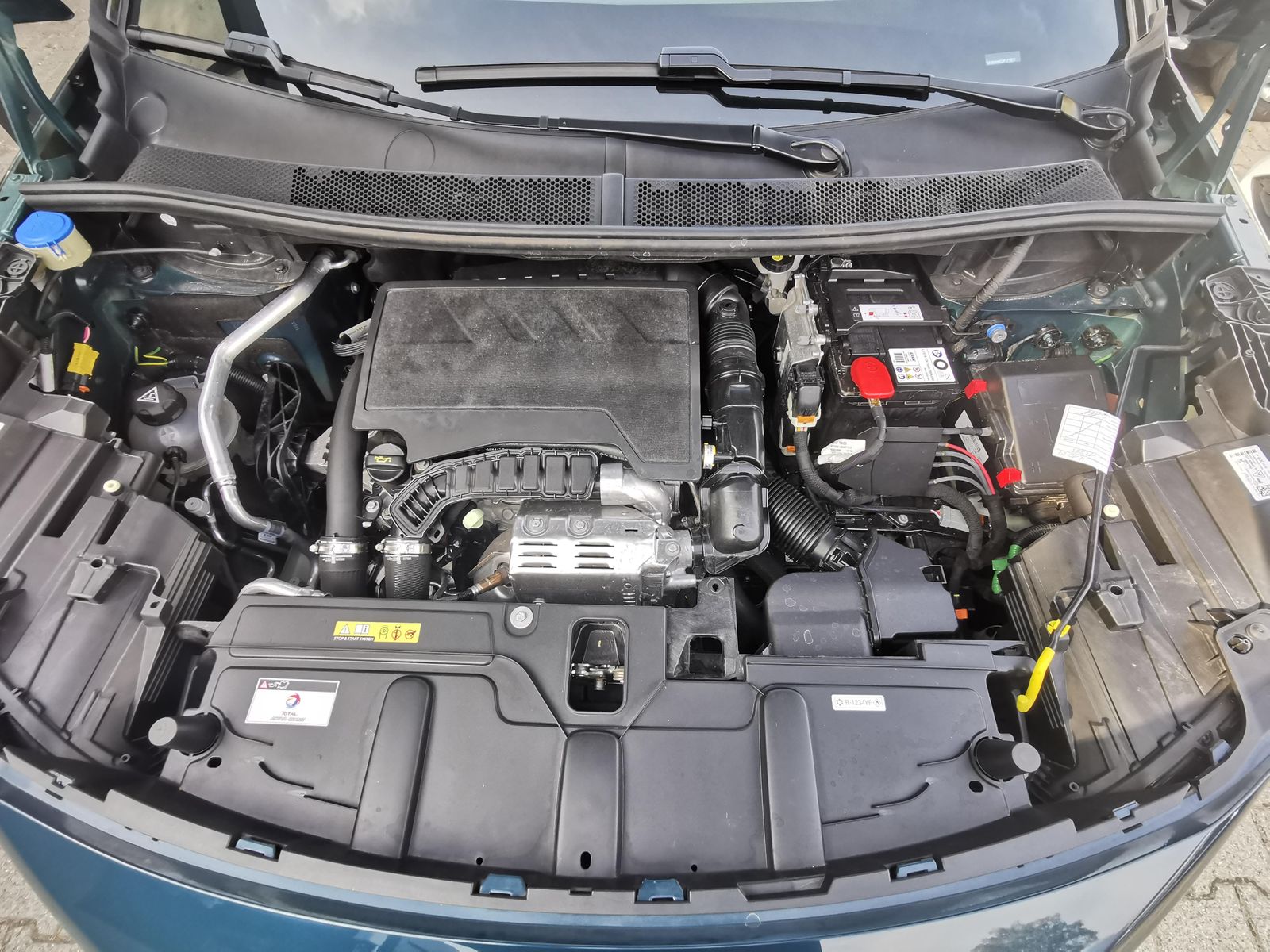Fahrzeugabbildung Peugeot 3008 1.2 PureTech 130 GT