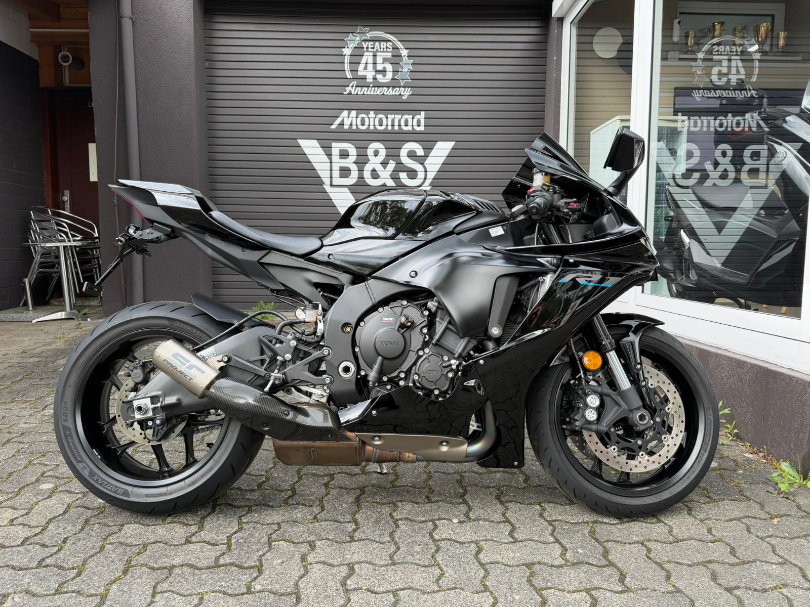 Yamaha YZF-R1 R1 SC-Project 1 Hand Inspektion neu.