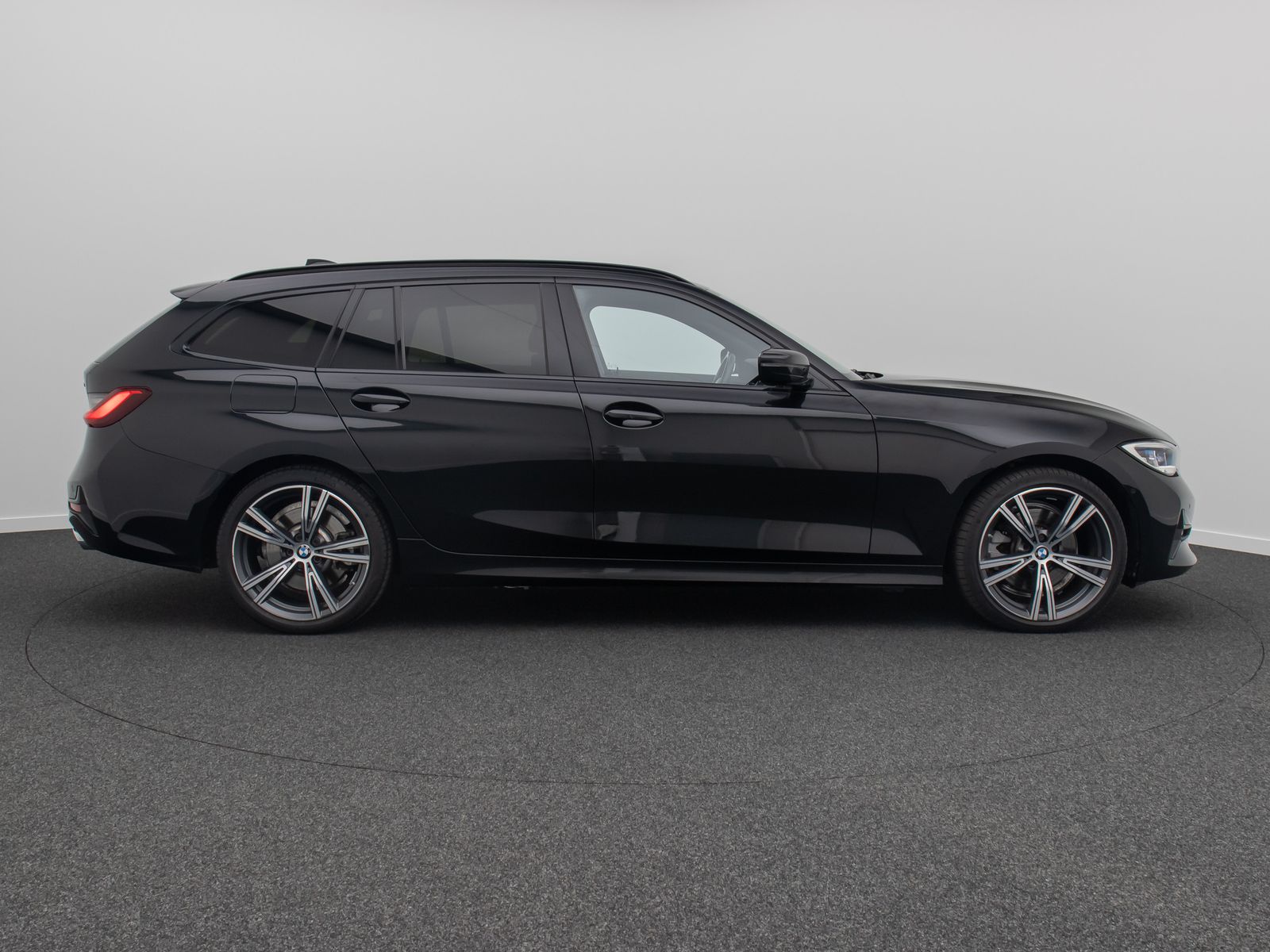 Fahrzeugabbildung BMW 320e xD Sport Line DAB Laser HUD HiFi Panorama