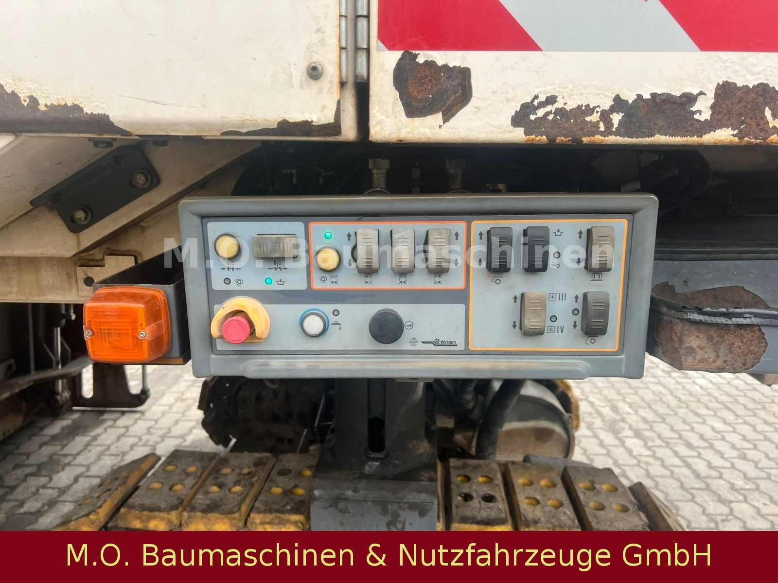 Fahrzeugabbildung Wirtgen W210 i / Straßenfräse /2000 mm /