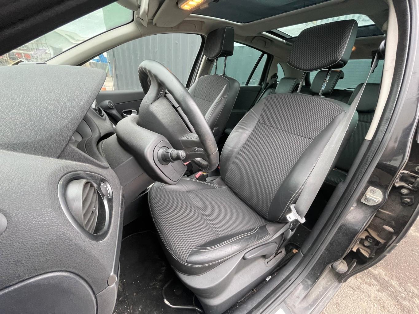 Renault Clio 2010 — photo 6