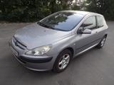 Peugeot 307 Presence 75 - Peugeot 307: Limousine