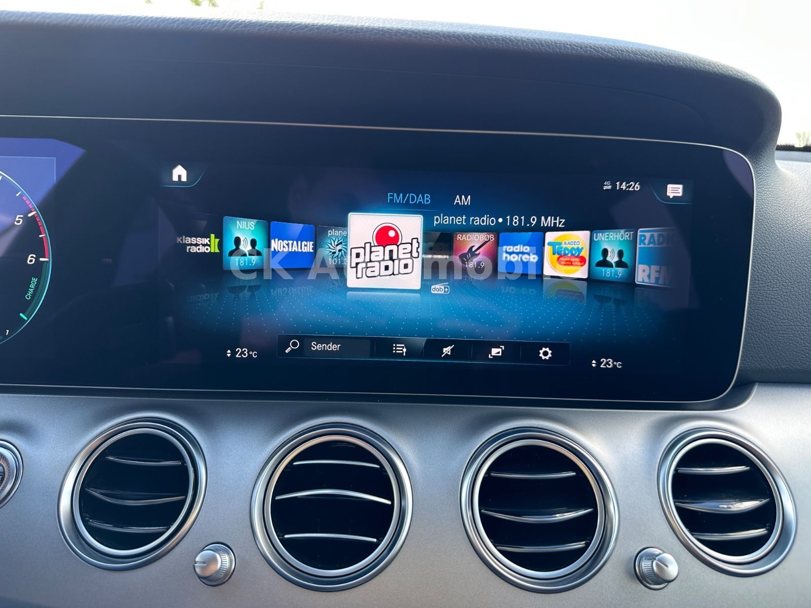 Fahrzeugabbildung Mercedes-Benz E 300de T-Modell Avantgarde/Widescreen/LED/AHK