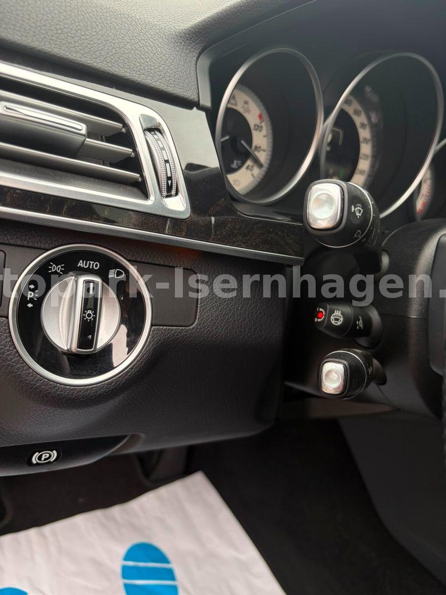 Mercedes-Benz E 300 Avantgarde*FL*Pano*Leder*4xSZH*Keyless*Xen