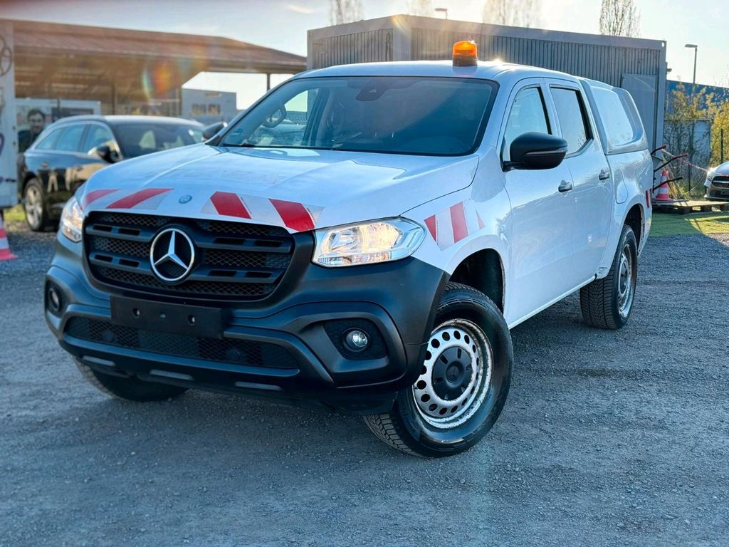 Image of Mercedes-Benz X 220