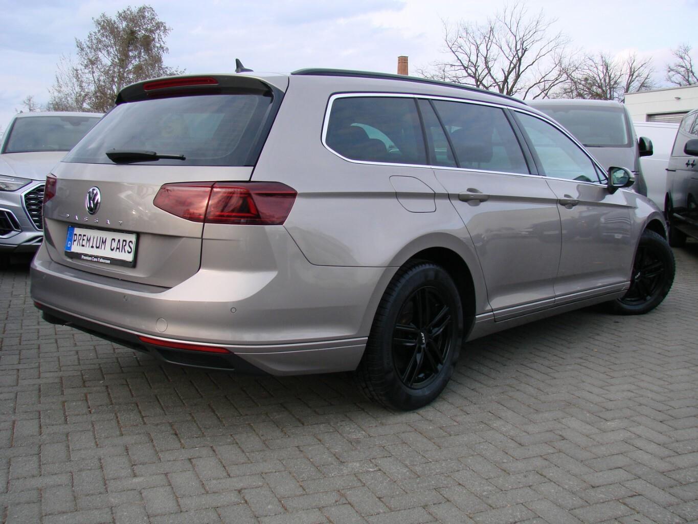 Volkswagen Passat 2.0TDi Business Panorama ACC IQ.Light