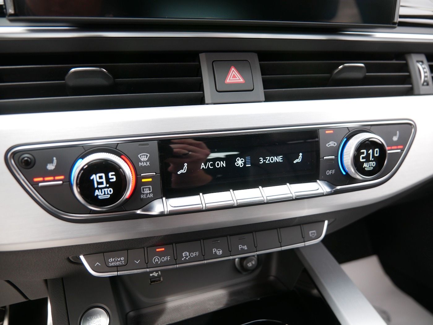 Fahrzeugabbildung Audi A4 Avant 2.0 quattro S-Line NEU75T Standhz Matri