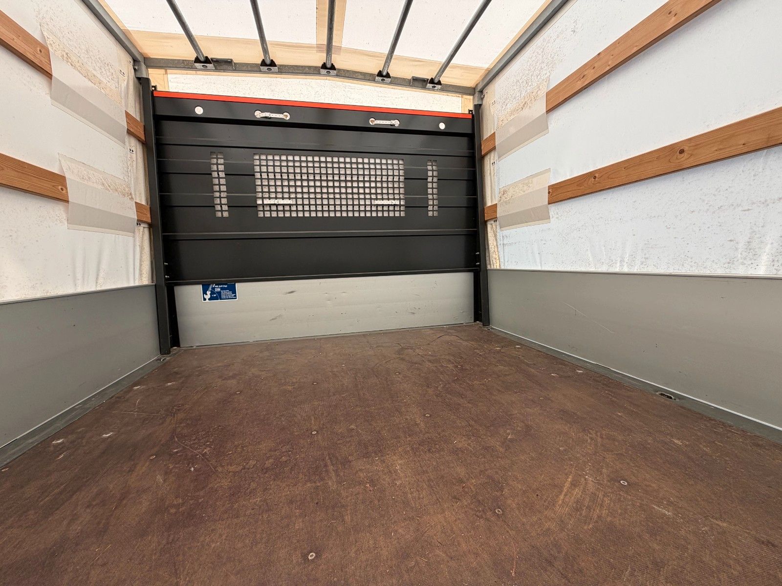Fahrzeugabbildung Mercedes-Benz Sprinter 215 CDI DoKa Klima AHK