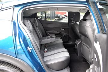 Peugeot 408 - 12